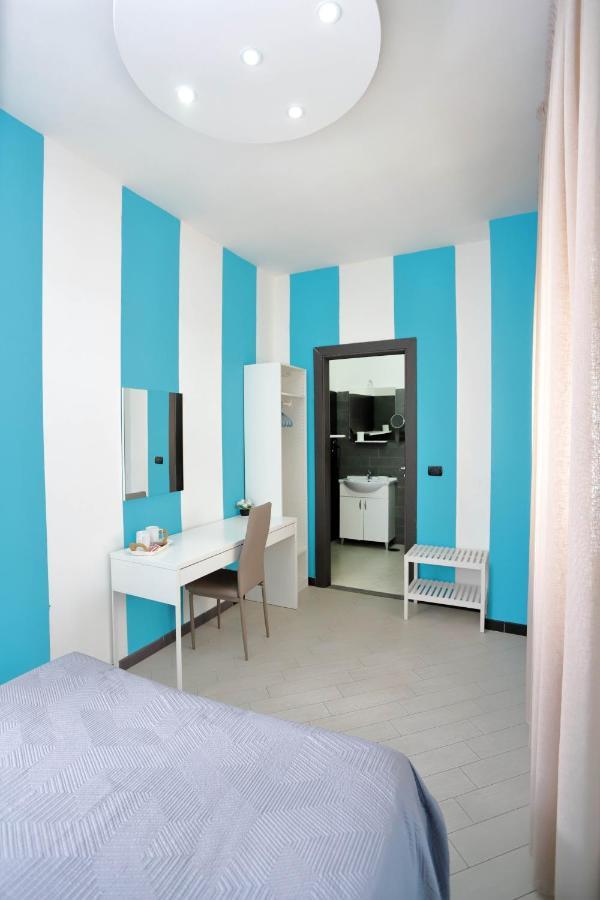 Guest House Le Tre Isole Сорренто Екстер'єр фото