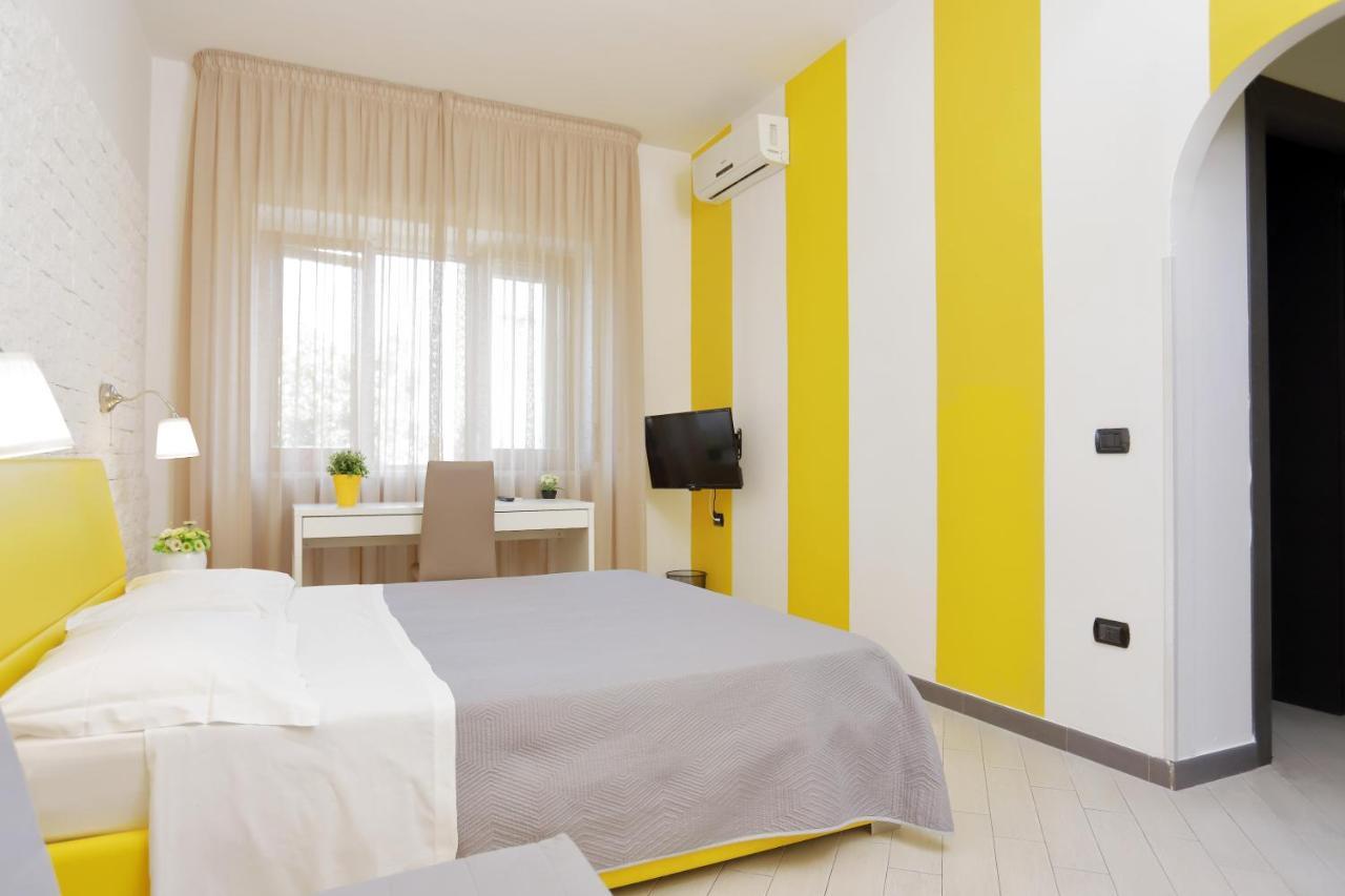 Guest House Le Tre Isole Сорренто Екстер'єр фото